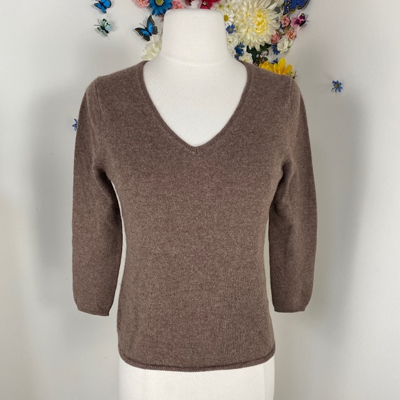 Tan Brown Cashmere V-neck Sweater 3/4 Sleeve Winter Fall Sweater - Picture 1 of 5